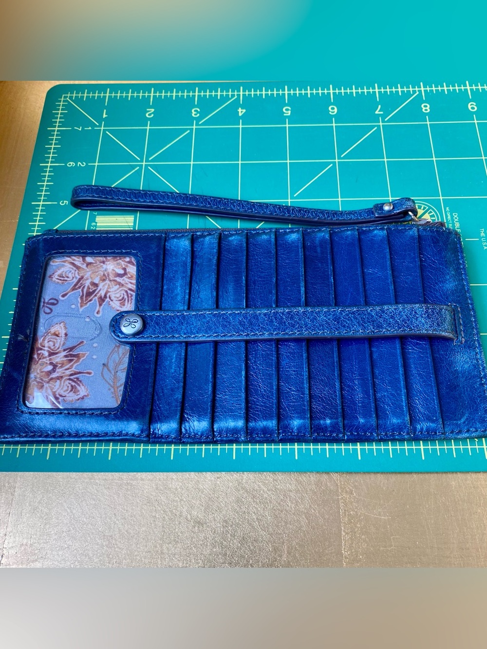 Hobo International LINN Slim Credit Card Wristlet Wallet. Blue Leather - Picture 10 of 13